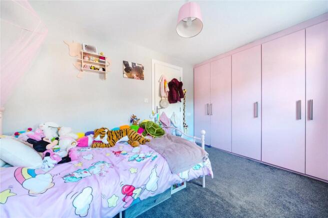 5 bed Link Detached House for sale Image 12