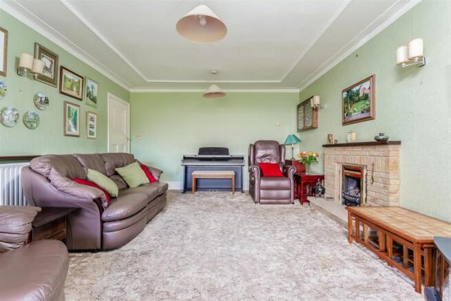 house-sailsbury-avenue-cheam-sutton-119.jpg
