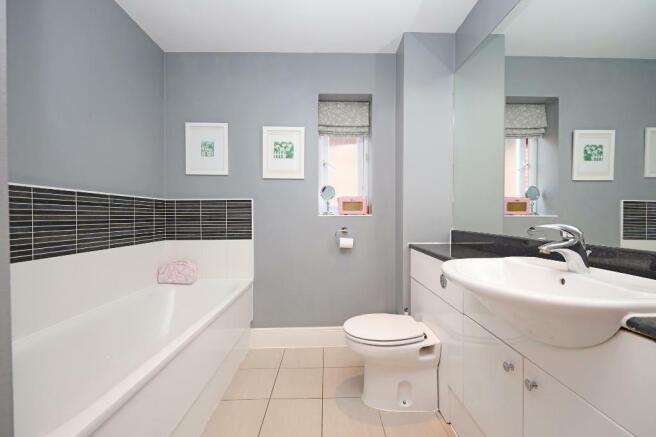 En-Suite to Master Bedroom