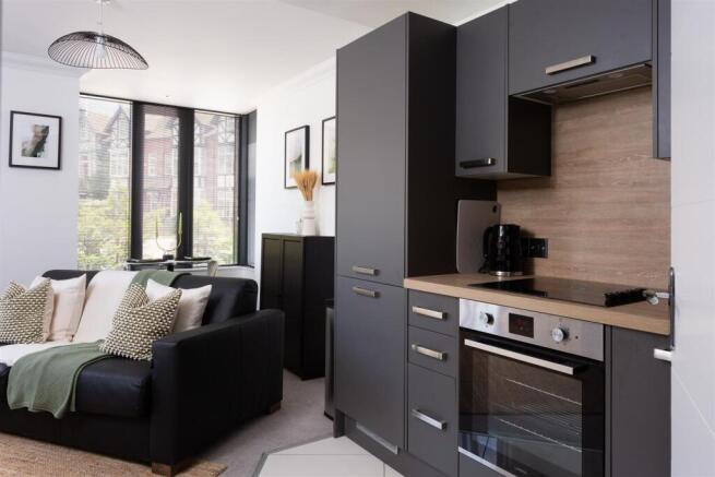 KITCHEN LIVING