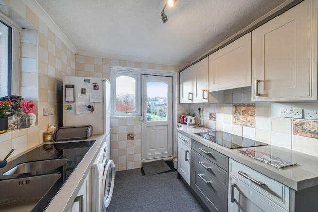 1410935-16-698eff...