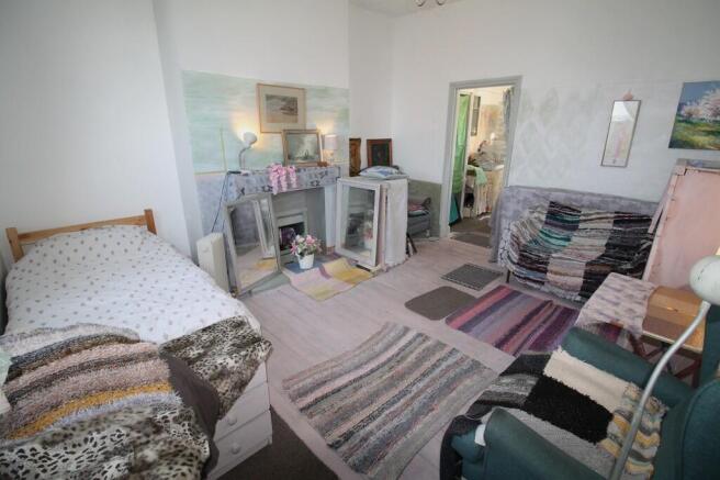 Living Room (2)