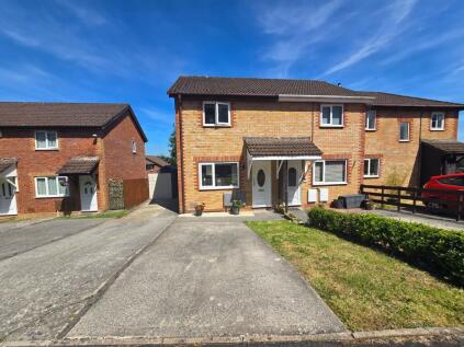 Oak Tree Court, Brackla, CF31