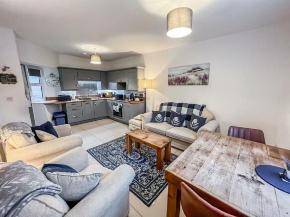 Open Plan Living Room & Kitchen