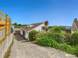 11, Polsethow, Penryn TR10 8PA