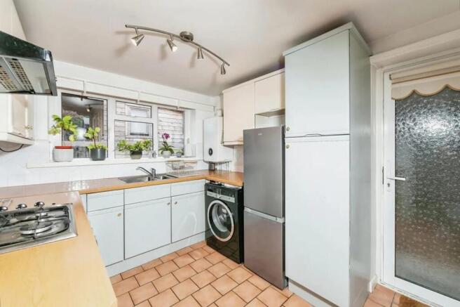 Oatlands Road, Shinfield, RG2 photo 2