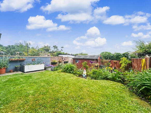 Berton Close, Blunsdon, Swindon, SN26 photo 4