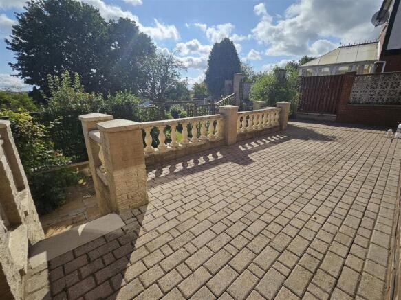 3 bed Detached to rent Image 12
