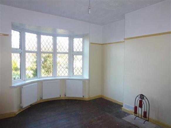 FRONT BEDROOM 1