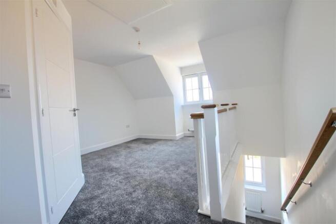 3 bed Semi-Detached to rent Image 5