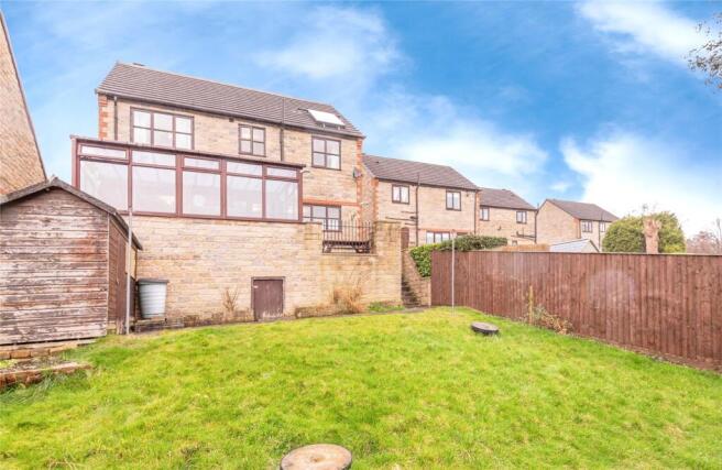 4 bed Detached for sale Image 5