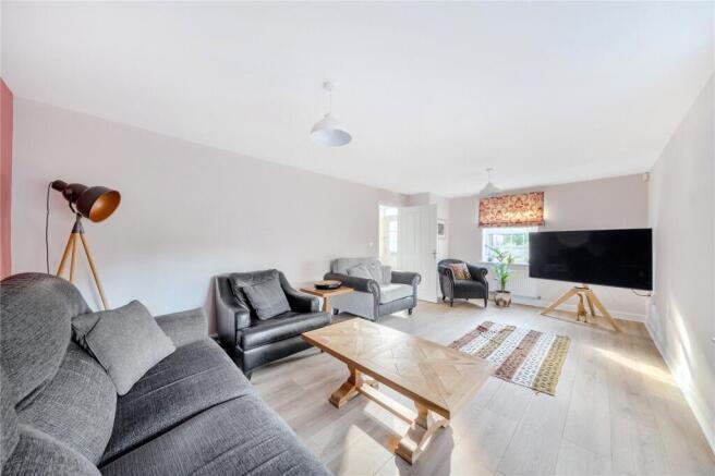 5 bed Detached for sale Image 4