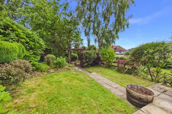 4 bed Semi-Detached for sale Image 4