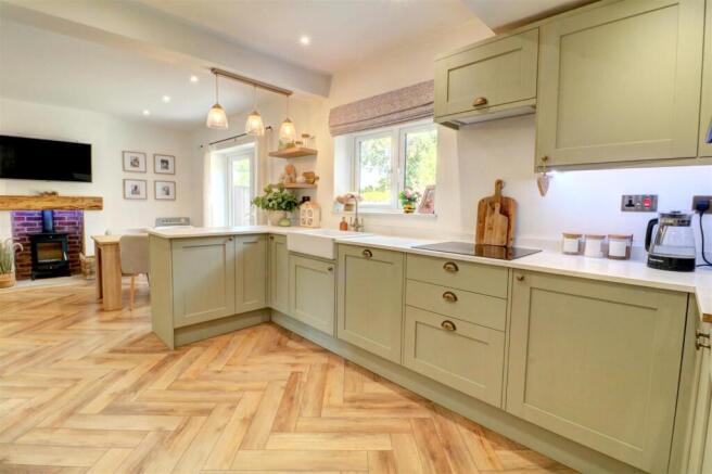 Kitchen 3.jpg