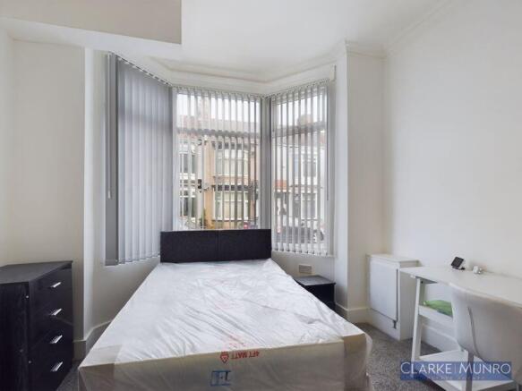 1 bed House of Multiple Occupation to rent Image 7