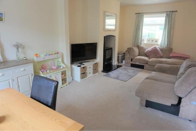 Lounge/Dining Room