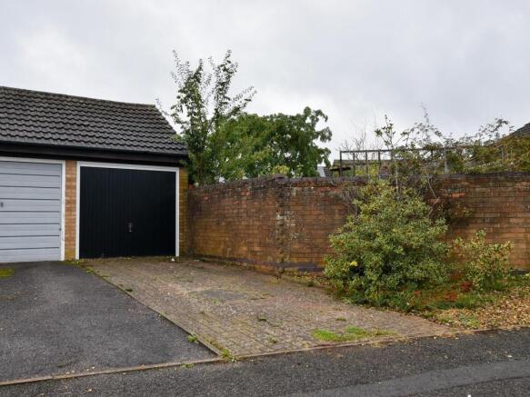 Garage & Driveway