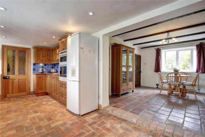 Kitchen & Breakfast