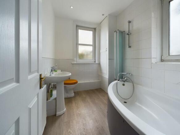 Family Bathroom.jpg
