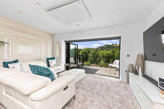 4 bed Town House for sale Image 6