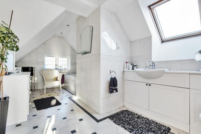 En-Suite to Bedro...