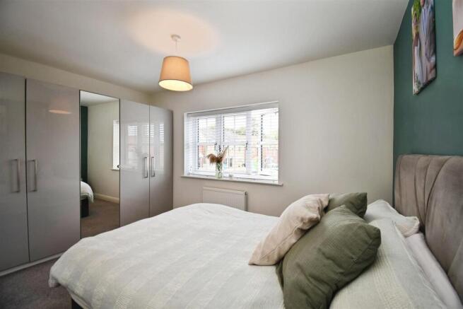 2 bed Semi-Detached for sale Image 8