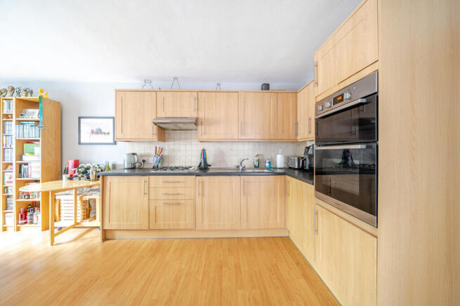 1295869-5-682630e...