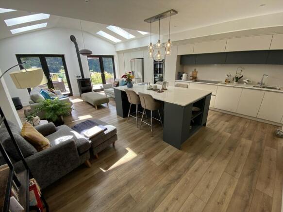 Kitchen/dining/living room