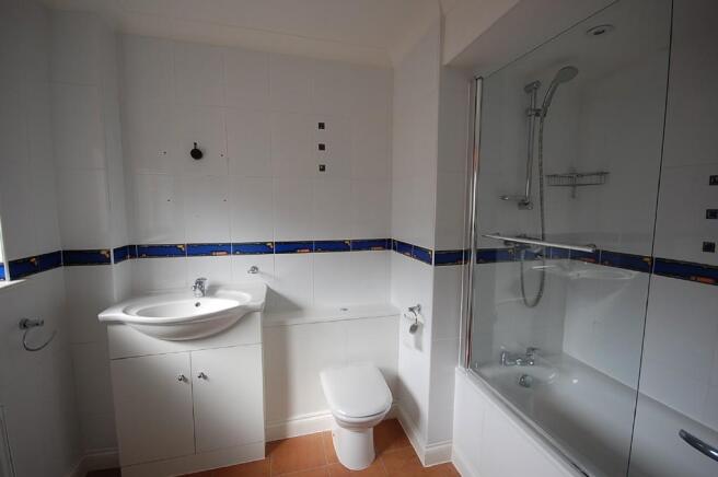 1st Floor Bathroom