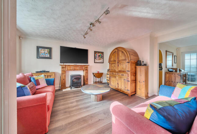 1408389-9-6989fce...