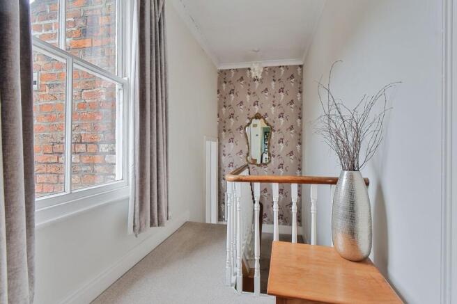 3 bed Flat for sale Image 4