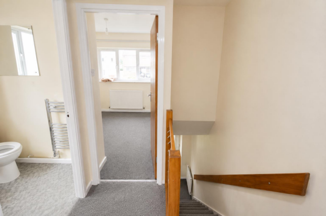 2 bed Semi-Detached to rent Image 6