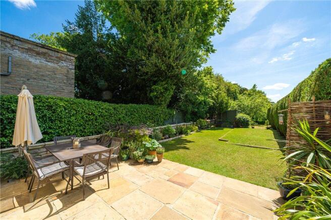 Terrace & Lawn