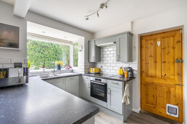 3 bed Semi-Detached for sale Image 9