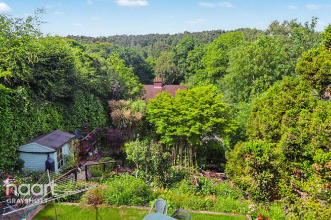 Glen Road, Grayshott photo 4