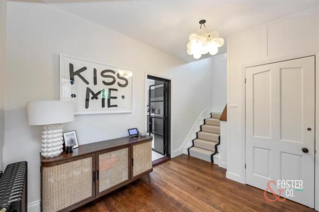 Brangwyn Way, 14-017.JPG