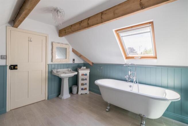 SECOND FLOOR BATHROOM