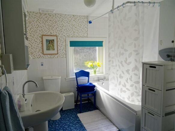 BATHROOM: