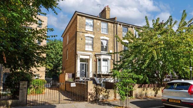 Flat C, 32 Navarino Road, Hackney, London E8 1AD