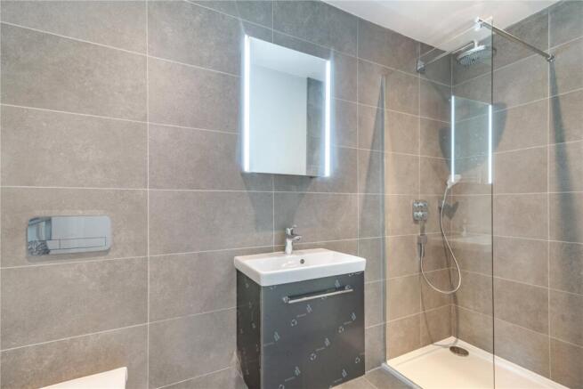 2 bed Flat for sale Image 7