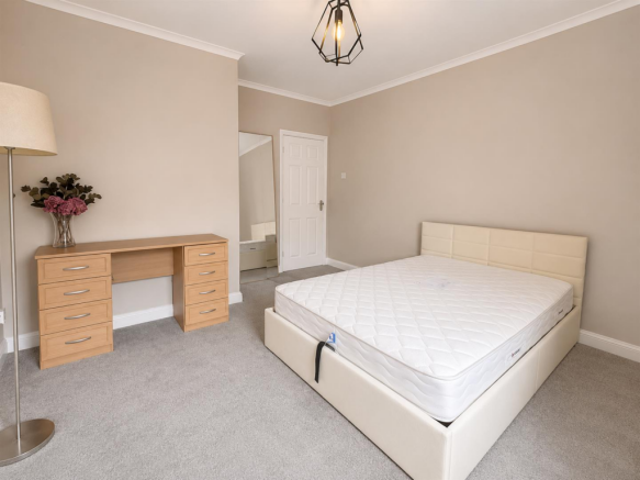 2 bed Terraced to rent Image 11
