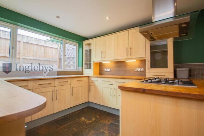 4 bed Terraced for sale Image 9