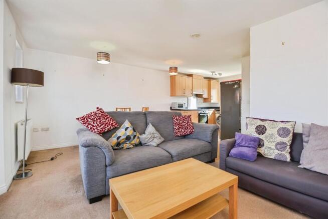 2 bed Flat for sale Image 12