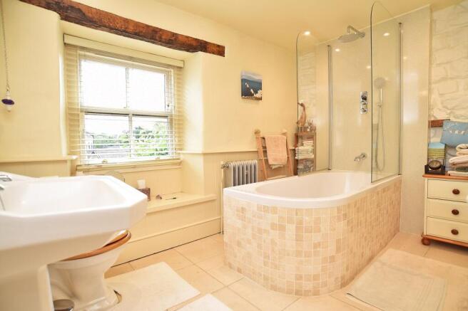 4 bed Semi-Detached for sale Image 10