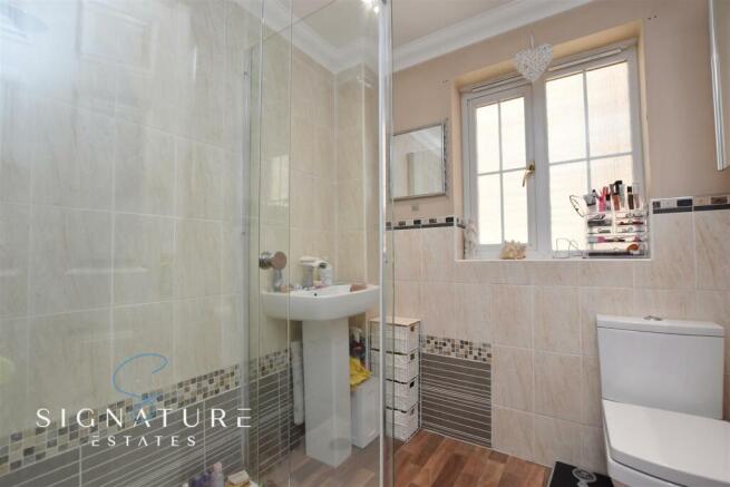 Bathroom (3).jpg