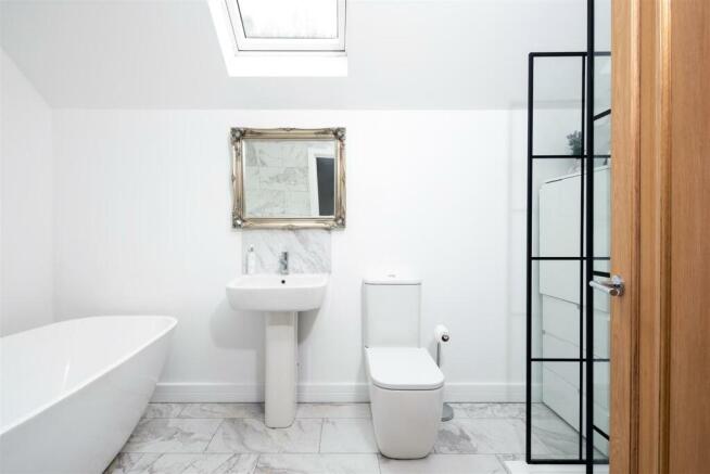 Family Bathroom I.jpg