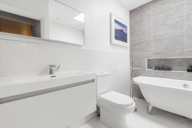 Family Bathroo...