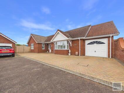 George Lowe Close, New Costessey