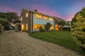 30 White Horses, Coastal Road, Littlehampton BN16 1SJ