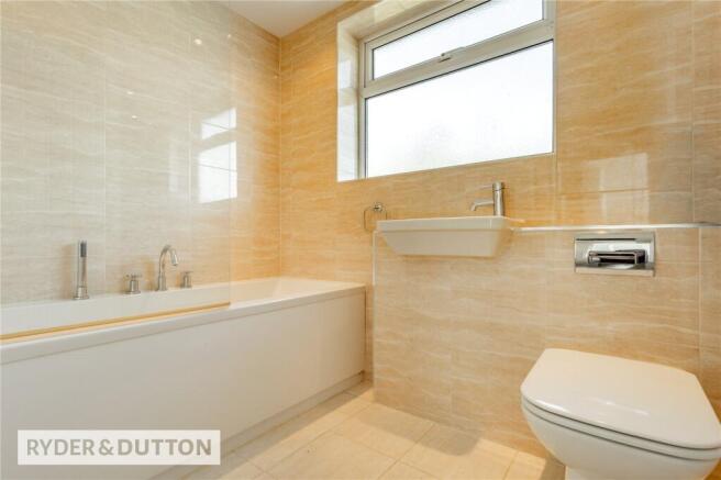 5 bed Semi-Detached for sale Image 12